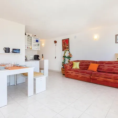 2 Bedroom Beautiful In Lejlighed *