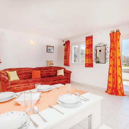 Lejlighed 2 Bedroom Beautiful In Klenovica
