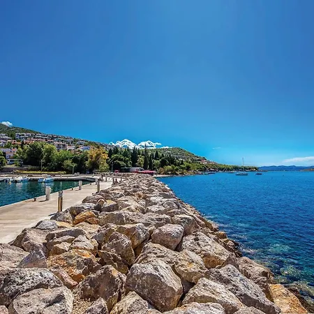 2 Bedroom Beautiful In