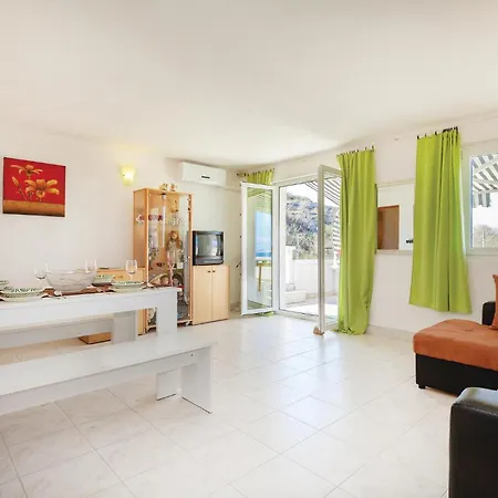 2 Bedroom Beautiful In Lejlighed