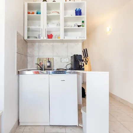 2 Bedroom Beautiful In * Klenovica